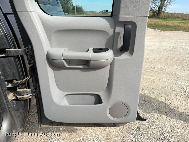 image for item FK3869 2013 Chevrolet Silverado 1500 Ext. Cab pickup truck
