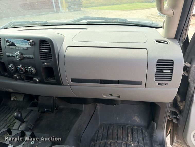 image for item FK3869 2013 Chevrolet Silverado 1500 Ext. Cab pickup truck