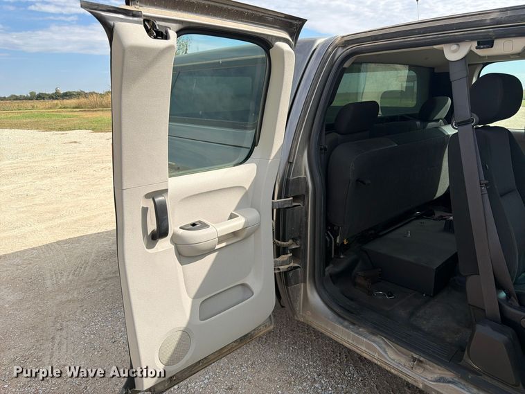 image for item FK3869 2013 Chevrolet Silverado 1500 Ext. Cab pickup truck