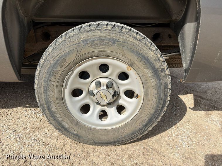 image for item FK3869 2013 Chevrolet Silverado 1500 Ext. Cab pickup truck
