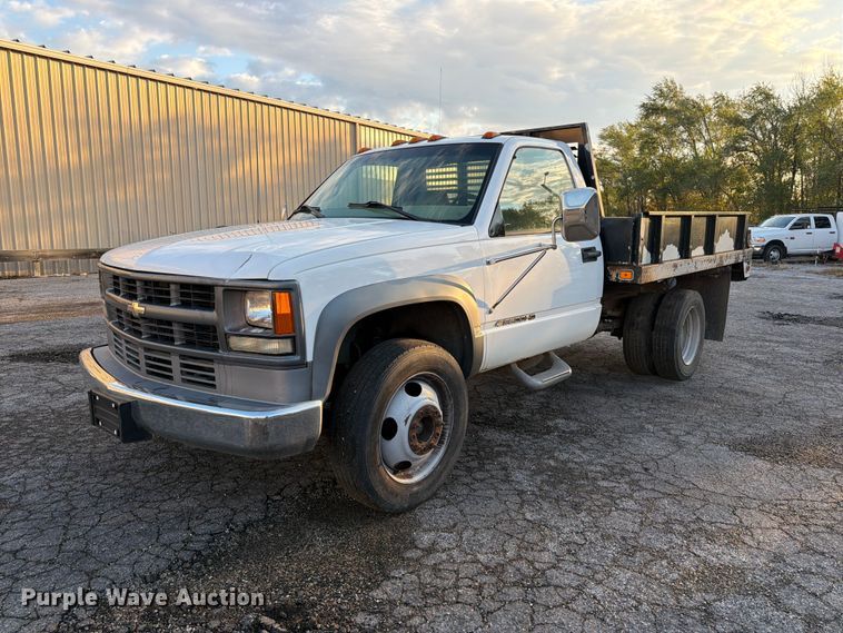 image for item FK3870 2000 Chevrolet 3500HD dump flatbed pickup truck