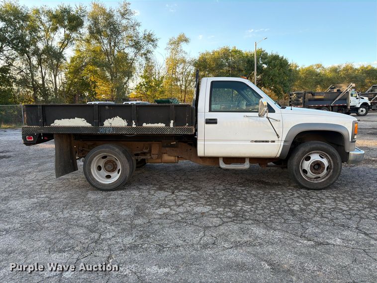image for item FK3870 2000 Chevrolet 3500HD dump flatbed pickup truck