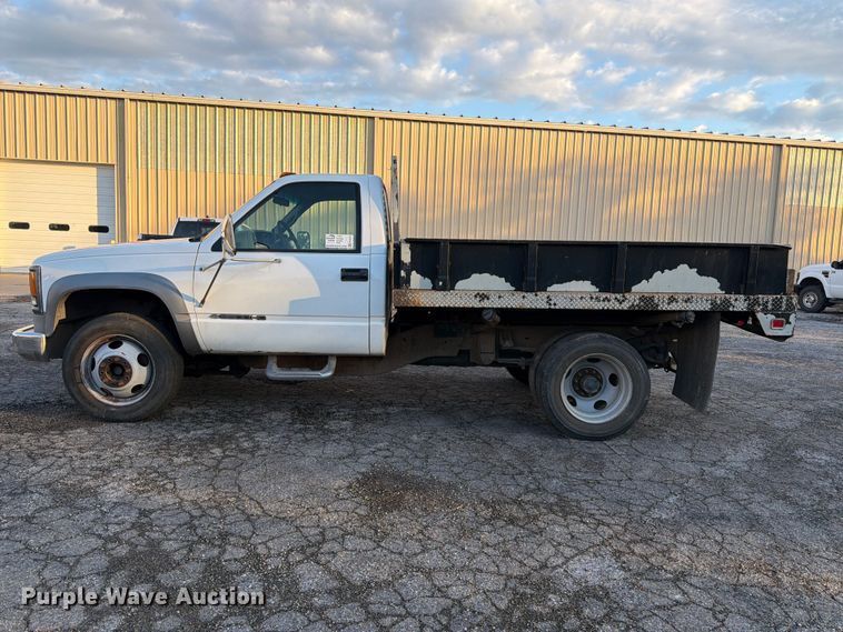 image for item FK3870 2000 Chevrolet 3500HD dump flatbed pickup truck