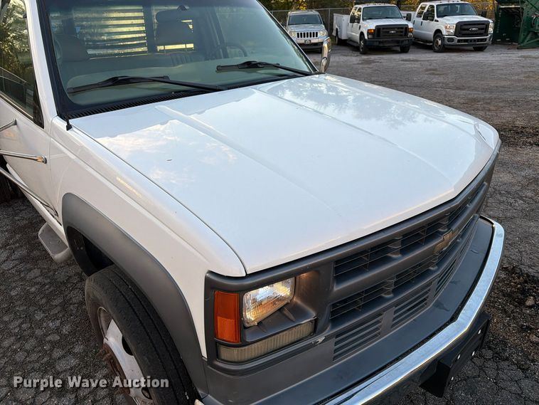 image for item FK3870 2000 Chevrolet 3500HD dump flatbed pickup truck
