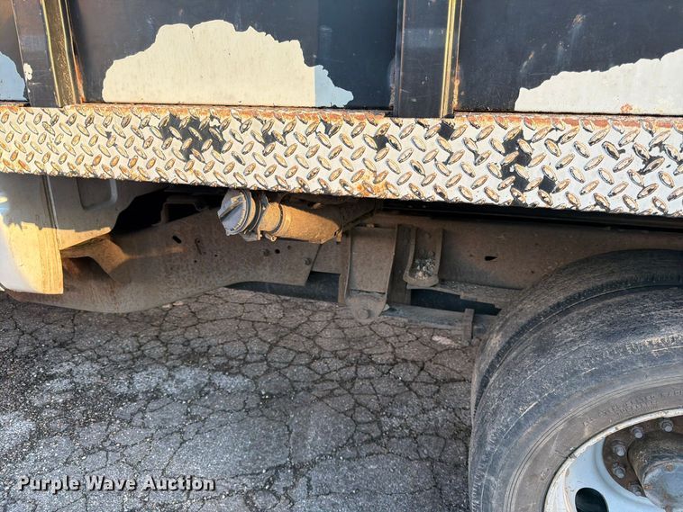 image for item FK3870 2000 Chevrolet 3500HD dump flatbed pickup truck