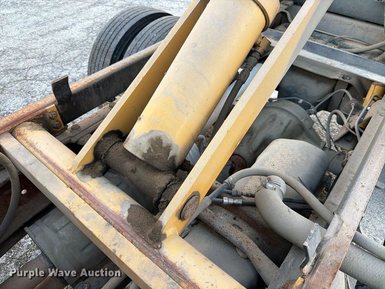 image for item FK3870 2000 Chevrolet 3500HD dump flatbed pickup truck