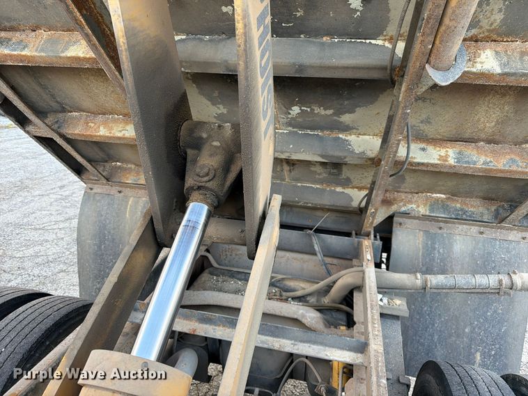 image for item FK3870 2000 Chevrolet 3500HD dump flatbed pickup truck