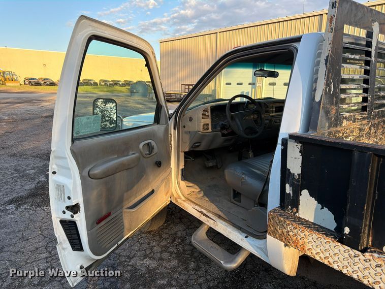 image for item FK3870 2000 Chevrolet 3500HD dump flatbed pickup truck