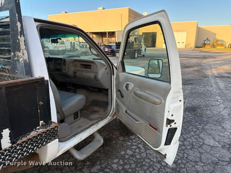 image for item FK3870 2000 Chevrolet 3500HD dump flatbed pickup truck