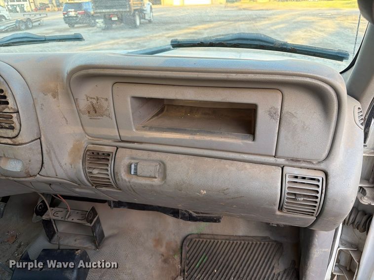 image for item FK3870 2000 Chevrolet 3500HD dump flatbed pickup truck