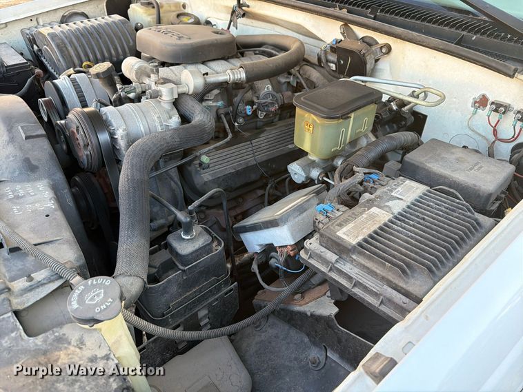 image for item FK3870 2000 Chevrolet 3500HD dump flatbed pickup truck