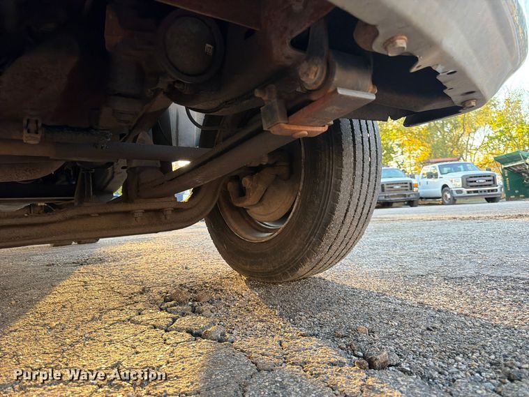 image for item FK3870 2000 Chevrolet 3500HD dump flatbed pickup truck