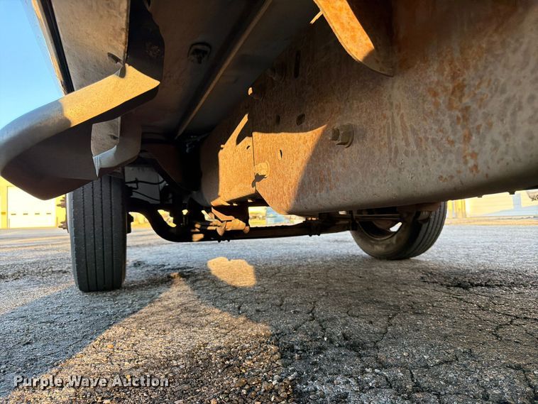 image for item FK3870 2000 Chevrolet 3500HD dump flatbed pickup truck