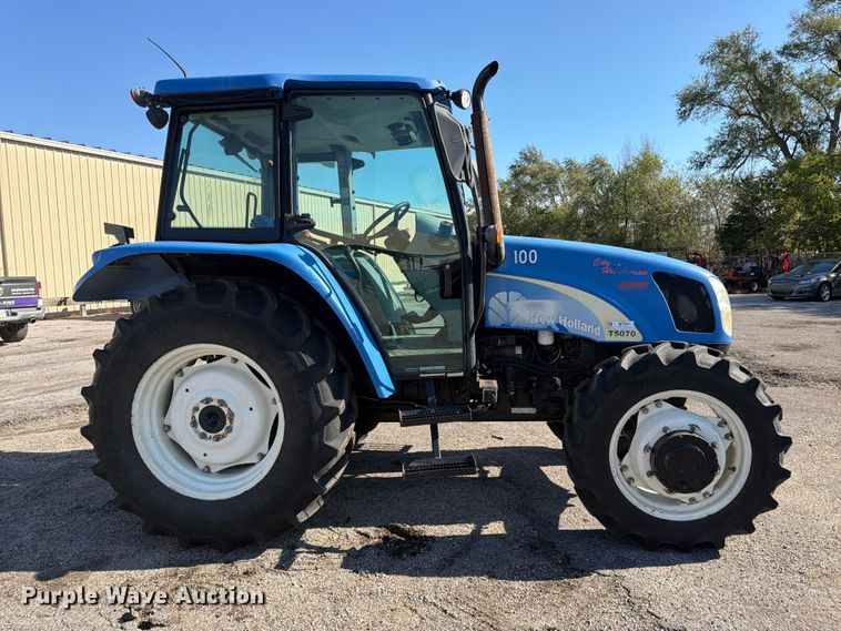 image for item FK3878 2012 New Holland T5070 MFWD tractor