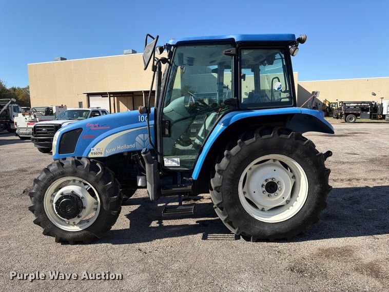 image for item FK3878 2012 New Holland T5070 MFWD tractor