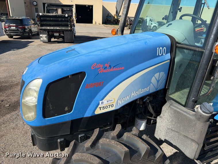 image for item FK3878 2012 New Holland T5070 MFWD tractor