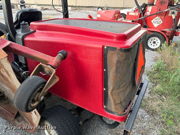image for item FK3879 2010 Toro 4000-D lawn mower
