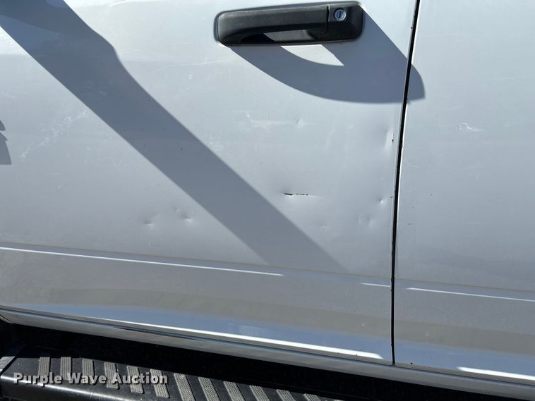 image for item FK3881 2011 Dodge 3500HD Crew Cab utility bed pickup truck