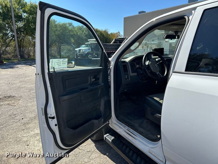 image for item FK3881 2011 Dodge 3500HD Crew Cab utility bed pickup truck