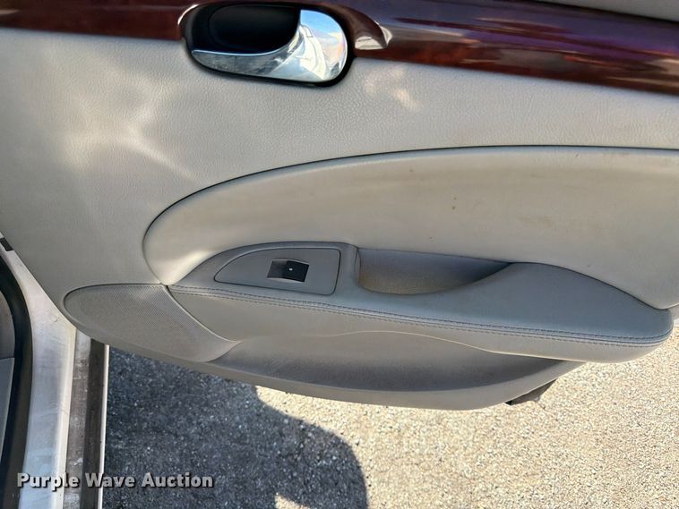 image for item FK3882 2007 Buick Lucerne 
