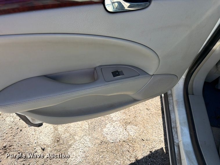 image for item FK3882 2007 Buick Lucerne 