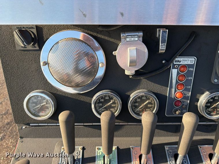 image for item FK3885 1997 International 4900 pumper fire truck