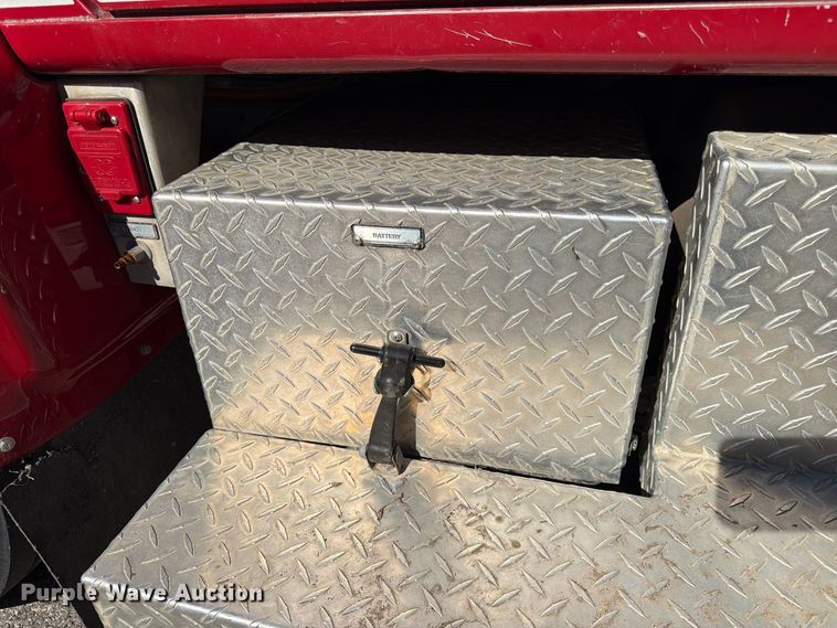 image for item FK3885 1997 International 4900 pumper fire truck
