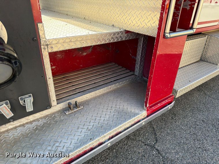 image for item FK3885 1997 International 4900 pumper fire truck
