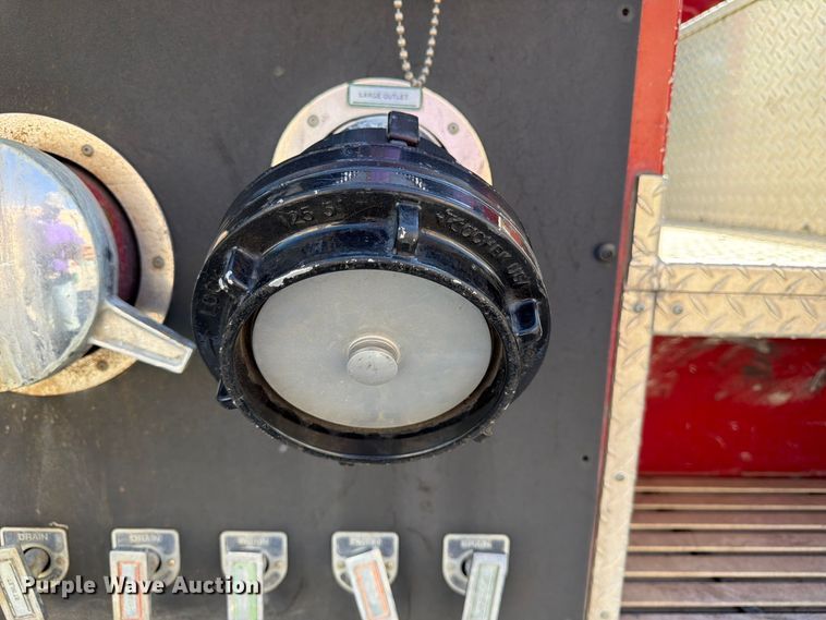image for item FK3885 1997 International 4900 pumper fire truck