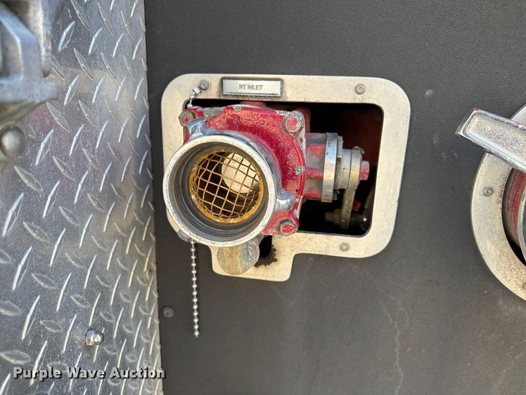 image for item FK3885 1997 International 4900 pumper fire truck