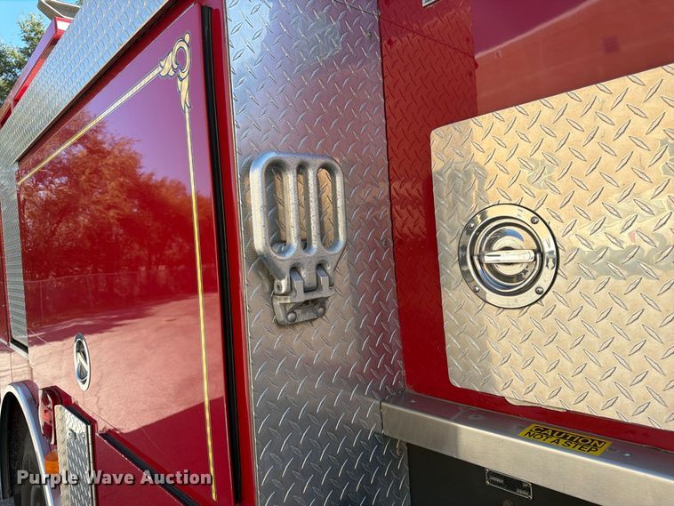 image for item FK3885 1997 International 4900 pumper fire truck