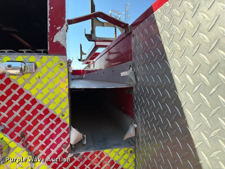 image for item FK3885 1997 International 4900 pumper fire truck