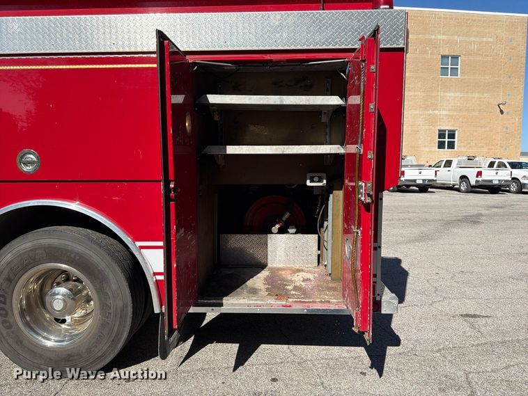 image for item FK3885 1997 International 4900 pumper fire truck