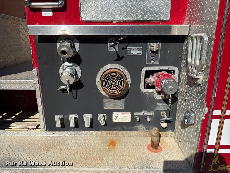 image for item FK3885 1997 International 4900 pumper fire truck