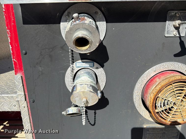image for item FK3885 1997 International 4900 pumper fire truck