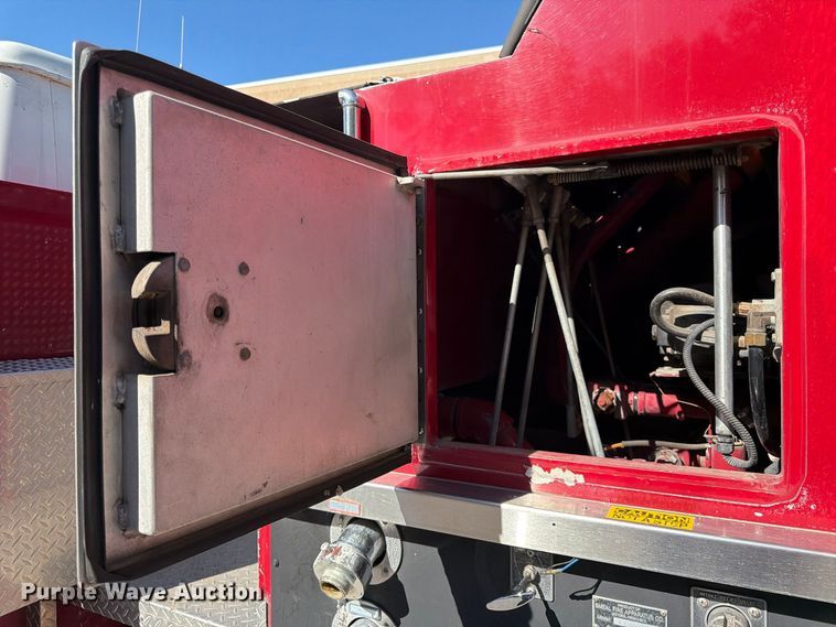 image for item FK3885 1997 International 4900 pumper fire truck