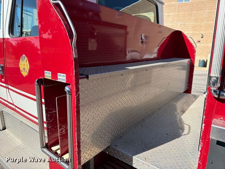 image for item FK3885 1997 International 4900 pumper fire truck