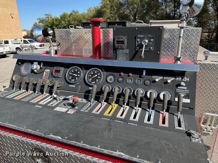 image for item FK3885 1997 International 4900 pumper fire truck