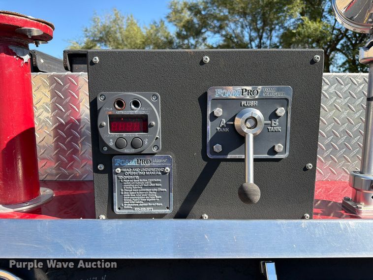 image for item FK3885 1997 International 4900 pumper fire truck