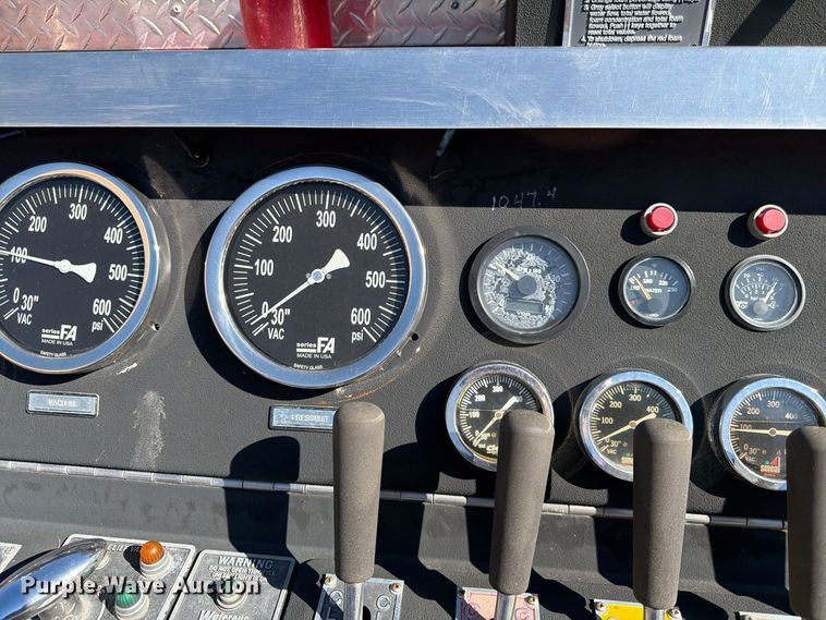 image for item FK3885 1997 International 4900 pumper fire truck