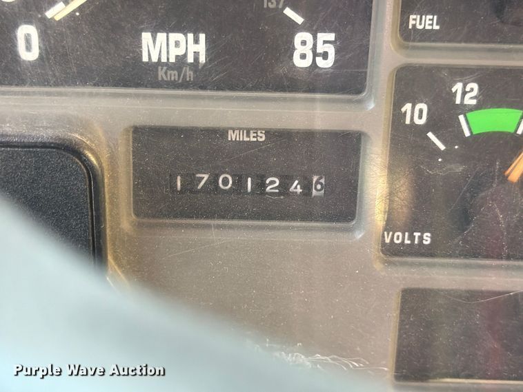 image for item FK3885 1997 International 4900 pumper fire truck