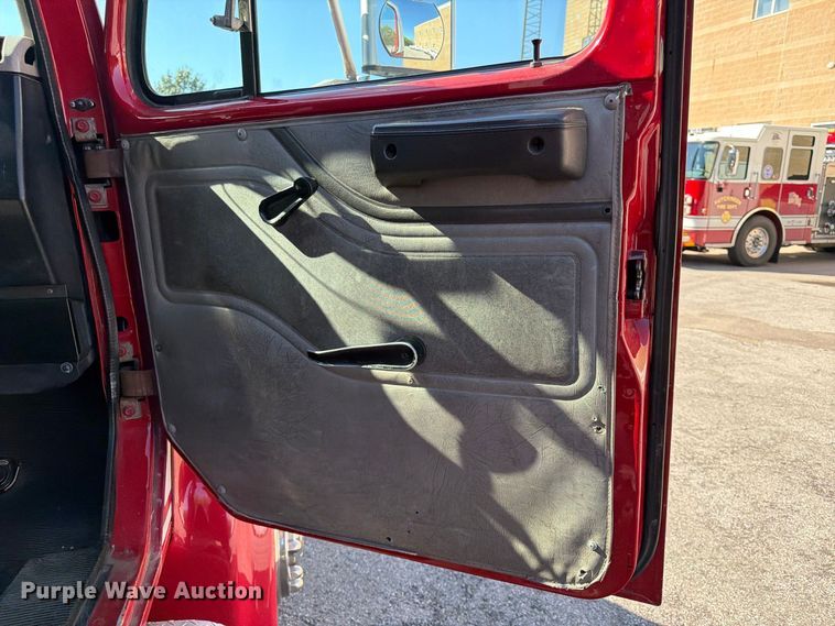 image for item FK3885 1997 International 4900 pumper fire truck