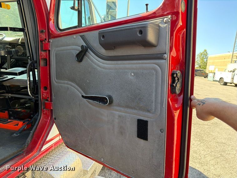image for item FK3885 1997 International 4900 pumper fire truck