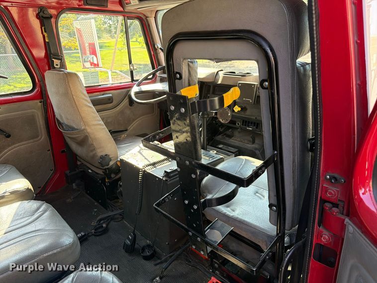image for item FK3885 1997 International 4900 pumper fire truck