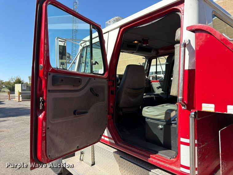 image for item FK3885 1997 International 4900 pumper fire truck
