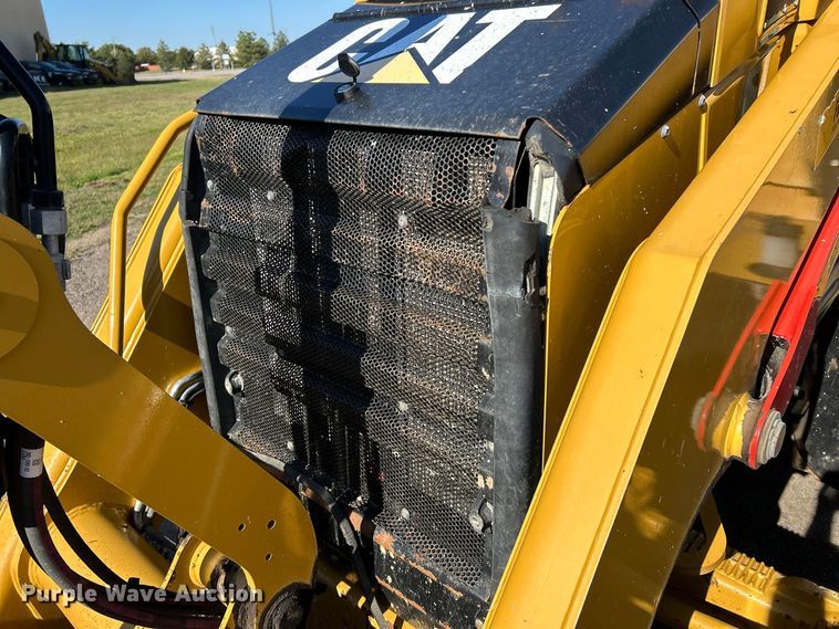 image for item FK3890 2015 Caterpillar 420F backhoe