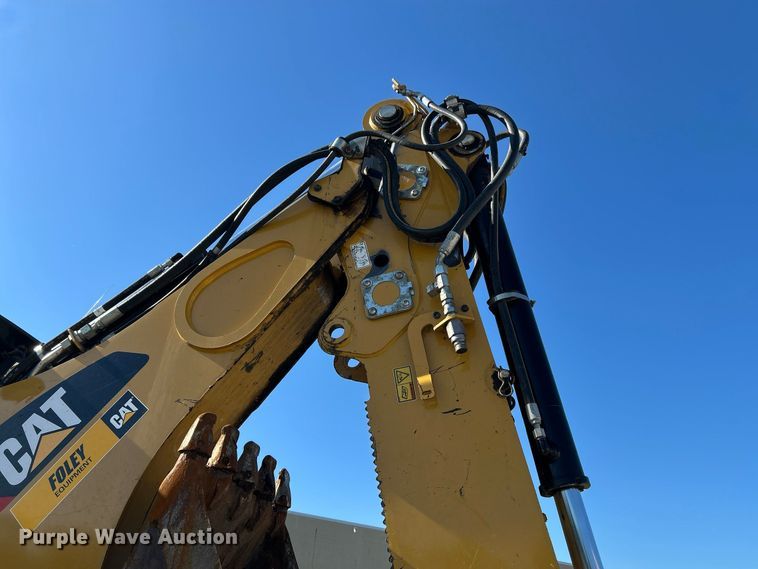 image for item FK3890 2015 Caterpillar 420F backhoe