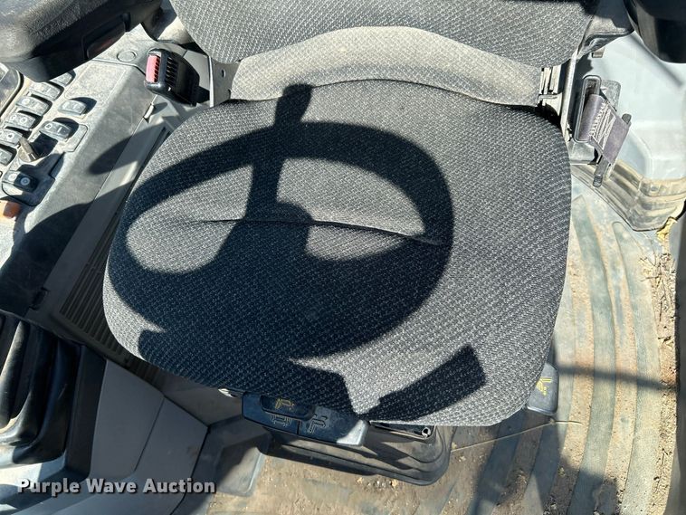 image for item FK3890 2015 Caterpillar 420F backhoe