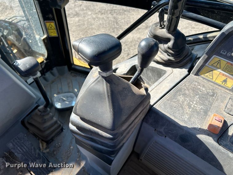 image for item FK3890 2015 Caterpillar 420F backhoe