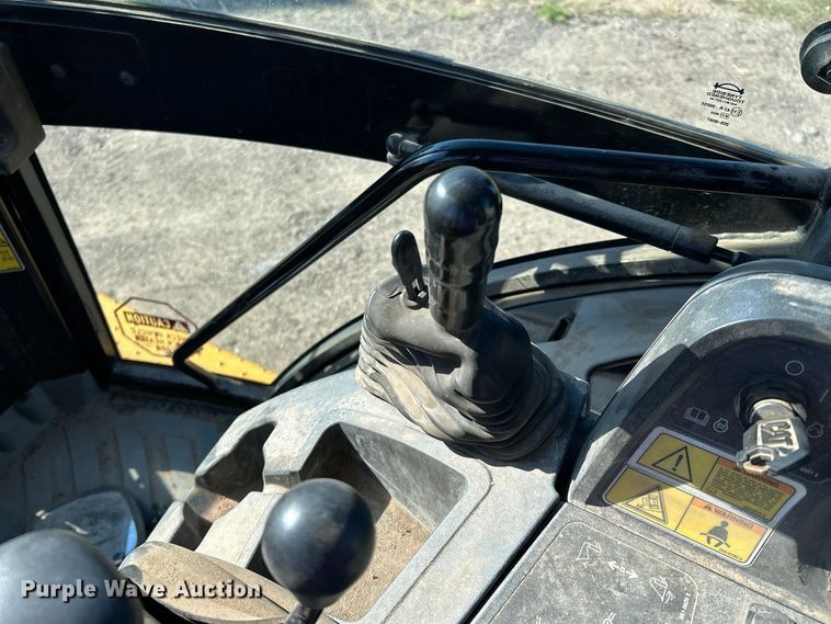 image for item FK3890 2015 Caterpillar 420F backhoe